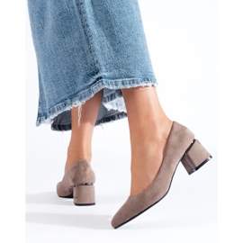 Beige Shelovet mokkanahka matalakorkoiset pumput 1