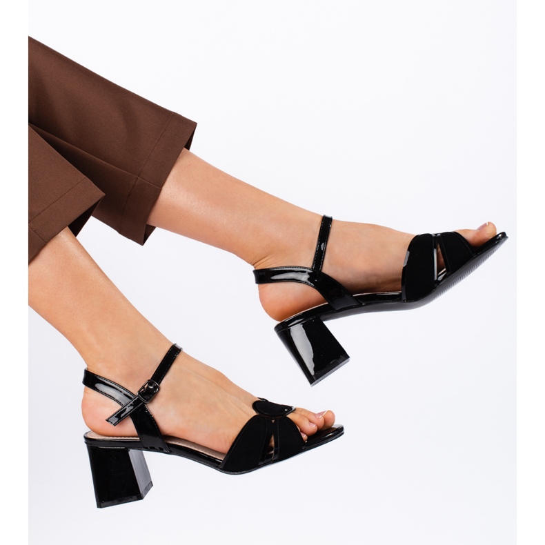 Goodin Naisten patentoidut korkeakorkoiset sandaalit musta 2