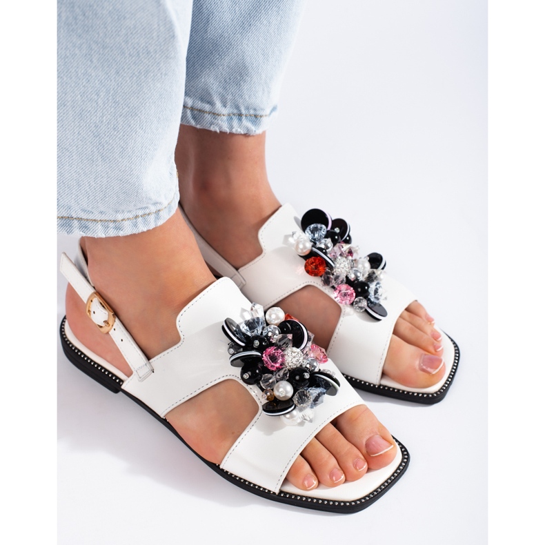 Valkoiset naisten sandaalit koristeella valkoinen 2