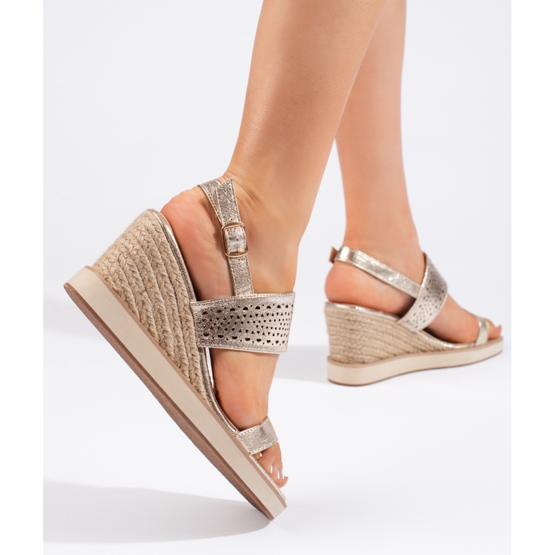 Naisten kullanväriset kiila sandaalit kultainen 2