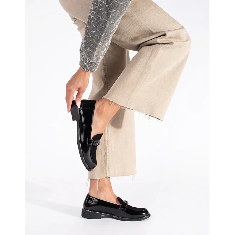 Mustat tyylikkäät naisten mokasiinit 1