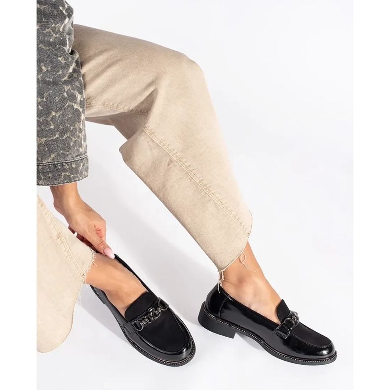 Mustat tyylikkäät naisten mokasiinit 2