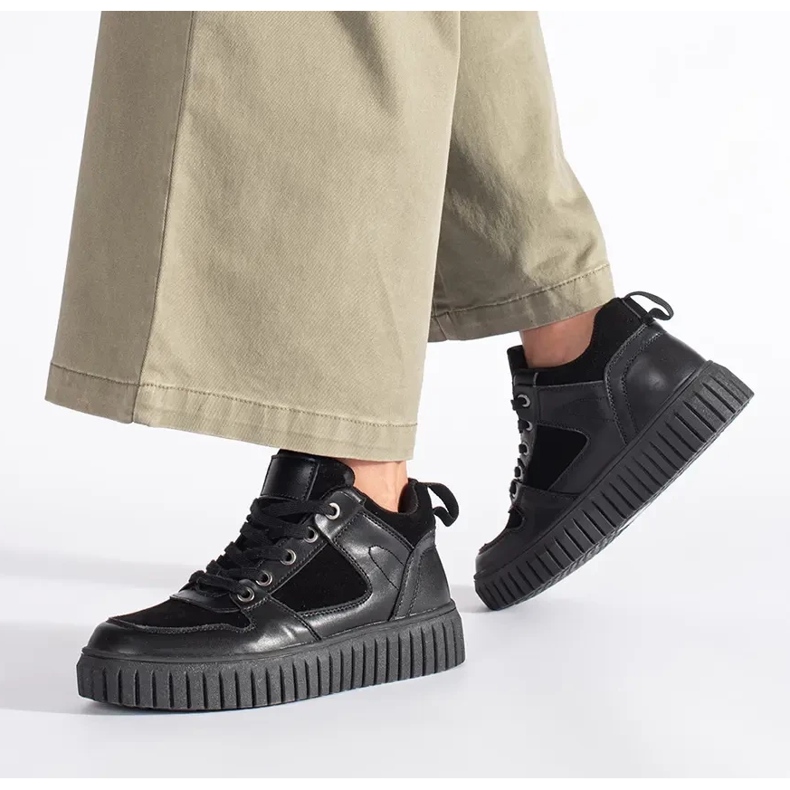 Naisten mustat korkeat lenkkarit 2