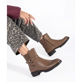 Ruskeat korkeat naisten nilkkurit 2