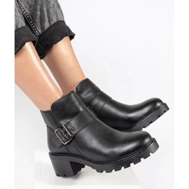 Mustat nahkaiset naisten korkeakorkoiset nilkkurit koristeellisella soljella, by Sergio Leone 1