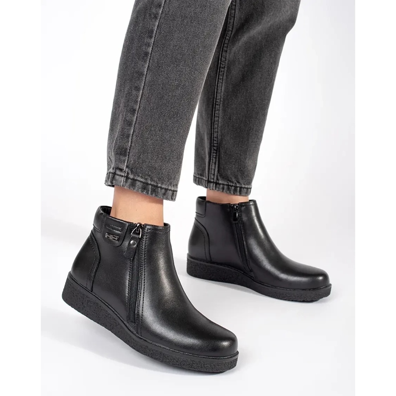 Mustat nahkaiset mukavat eristävät saappaat Sergio Leonelta 2