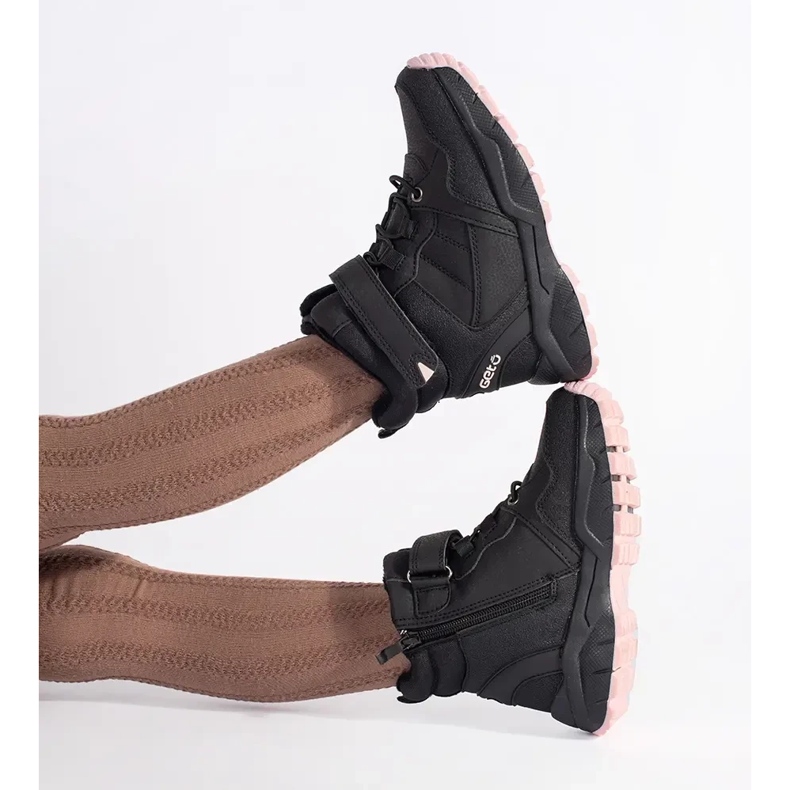 Mustat eristetyt tyttöjen saappaat 1