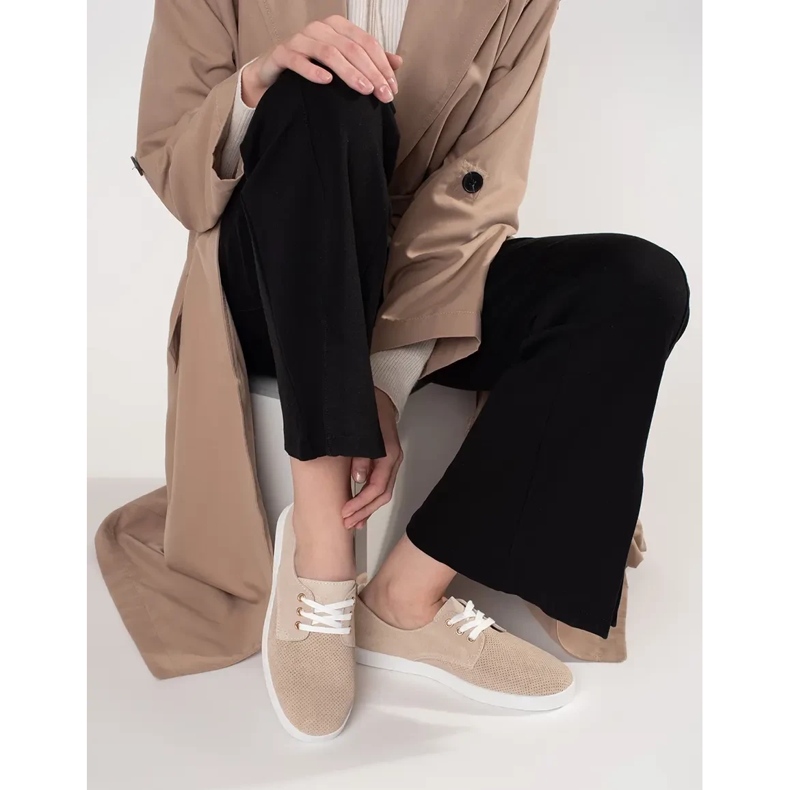 Goodin Beige aukiot lenkkarit, jotka on valmistettu luonnollisesta nahasta 1