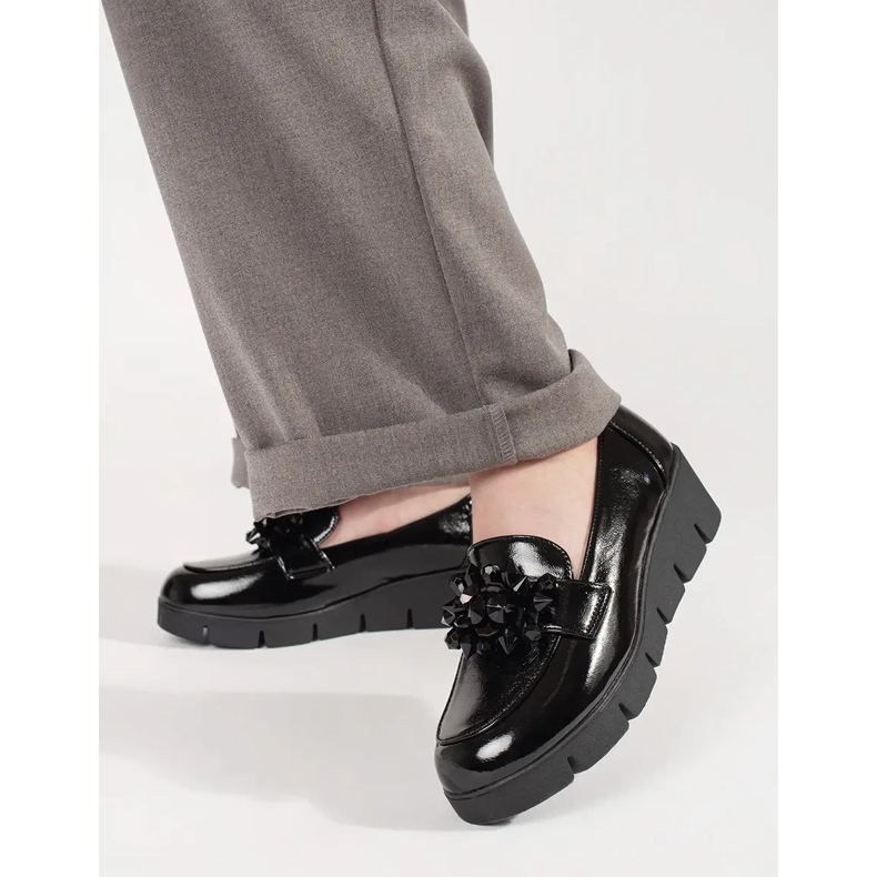 Goodin Mustat kiila mokkasiinit koristeella 2