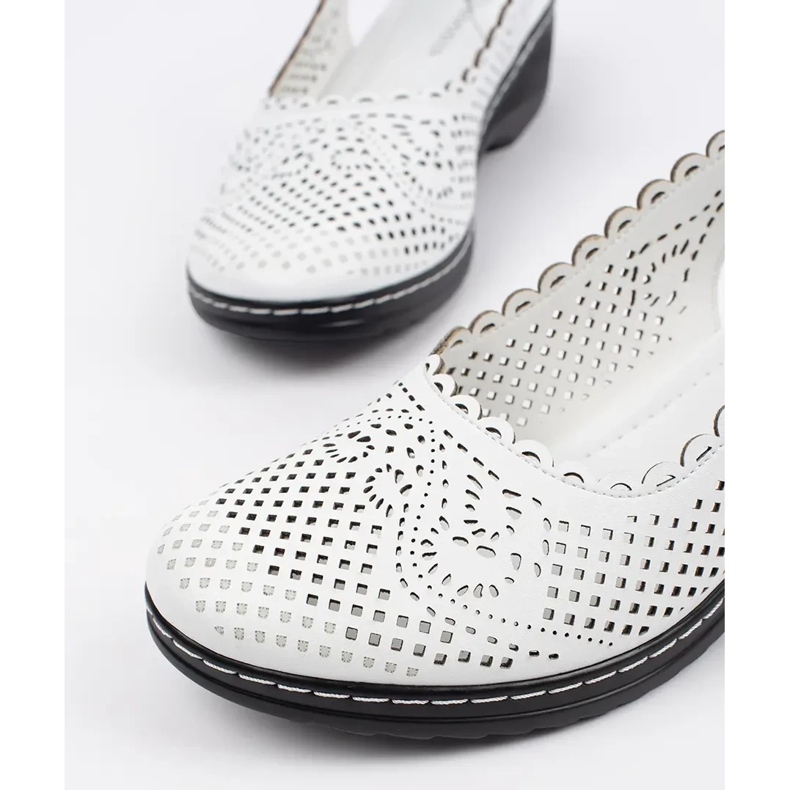 Goodin Valkoiset kiilan sandaalit avoimella kantapäällä valkoinen 1