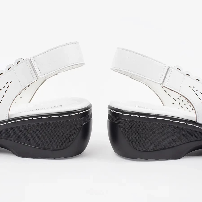 Goodin Valkoiset kiilan sandaalit avoimella kantapäällä valkoinen 2