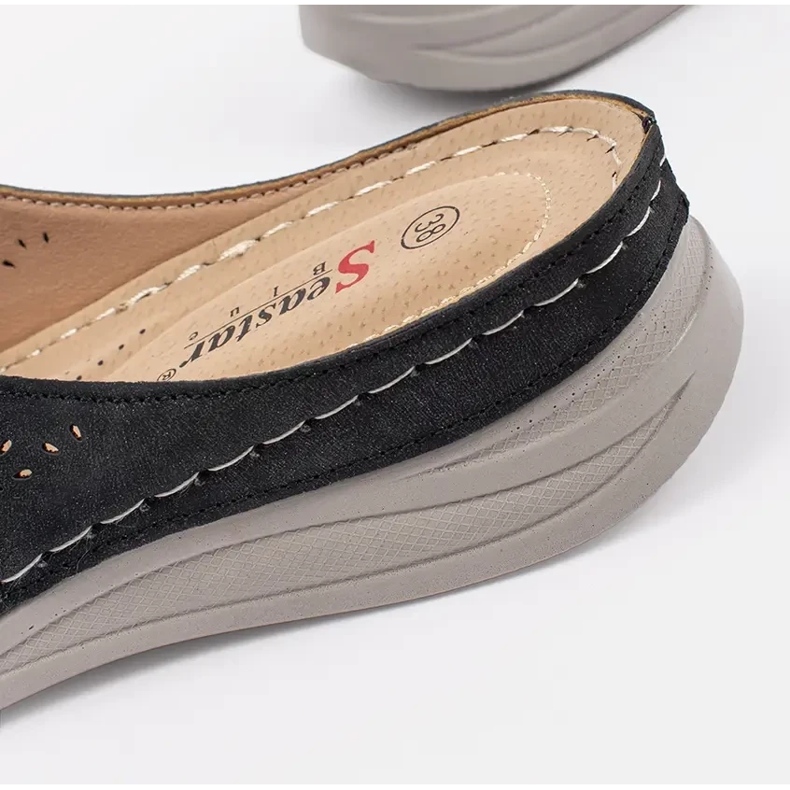 Mustat naisten tossut paksulla pohjalla 1