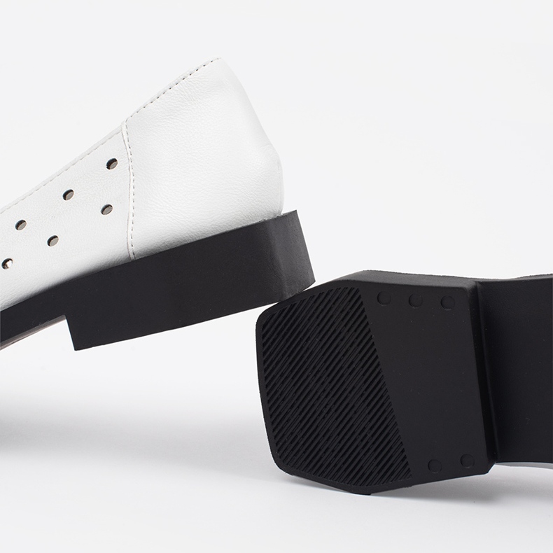 Goodin Valkoisten naisten kengät reikillä ja keulalla valkoinen 2