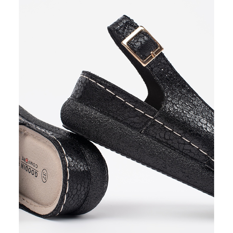 Goodin Mustat sandaalit, joissa nahkainen sisäpohja 1