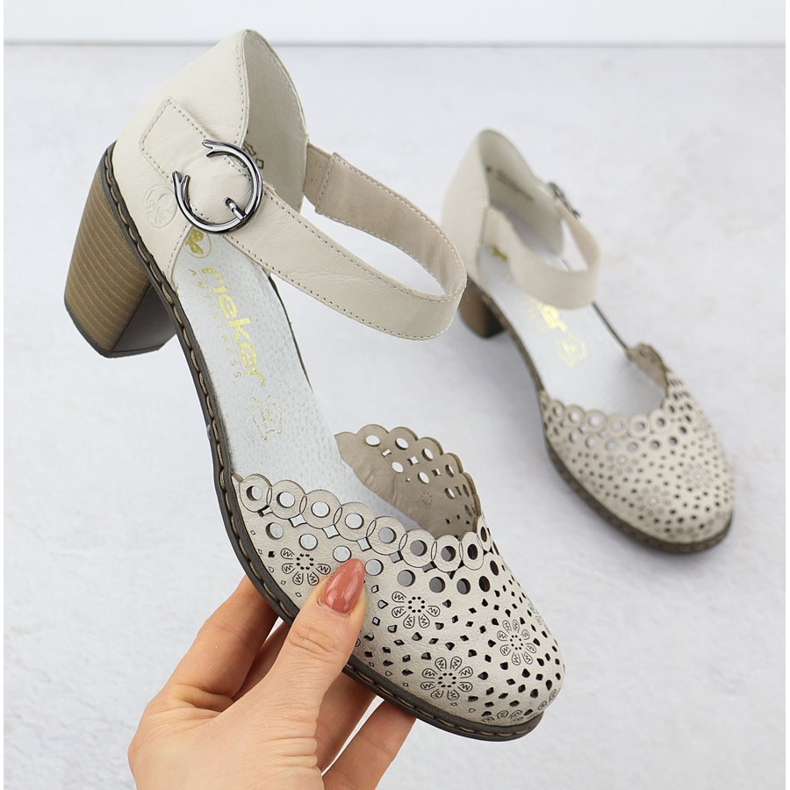 Naisten nahka sandaalit Rieker 40902-60 beige -postissa 1