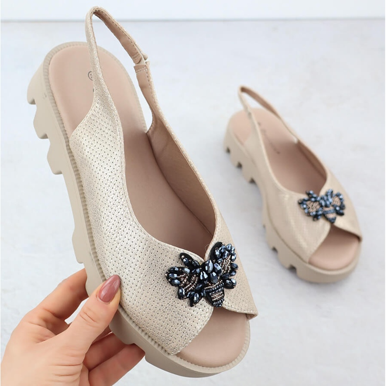 Naisten sandaalit laiturilla rei'itetty metalli kultainen potocki SZ12610 1