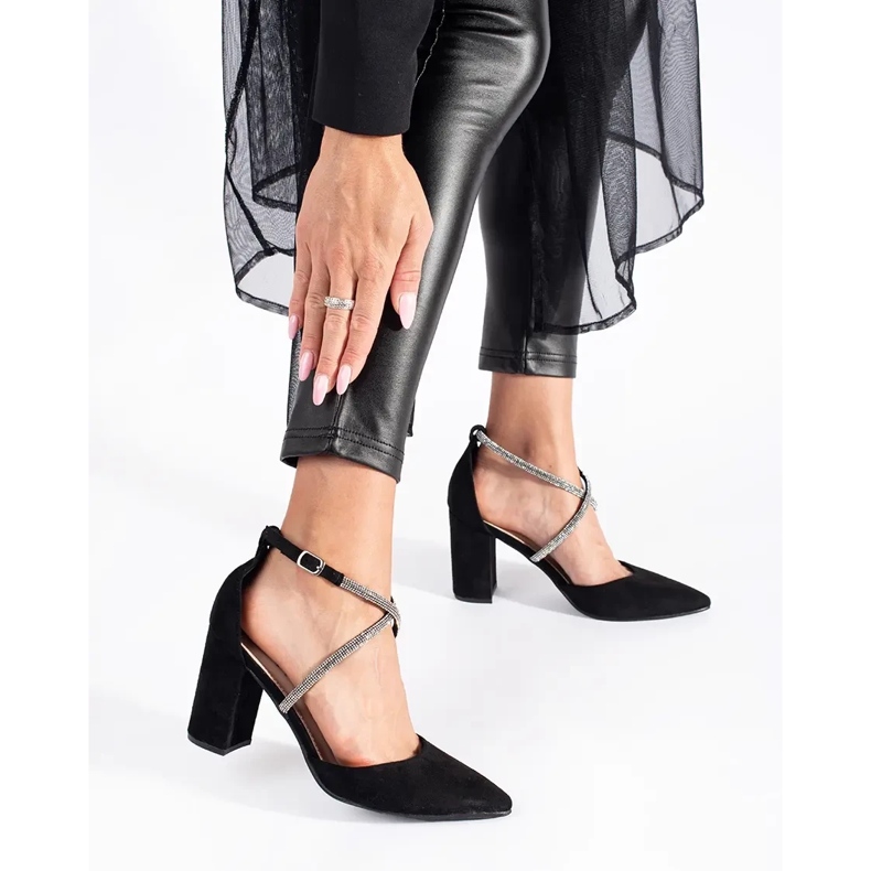 Mokkamustat pumput paljeteilla 2