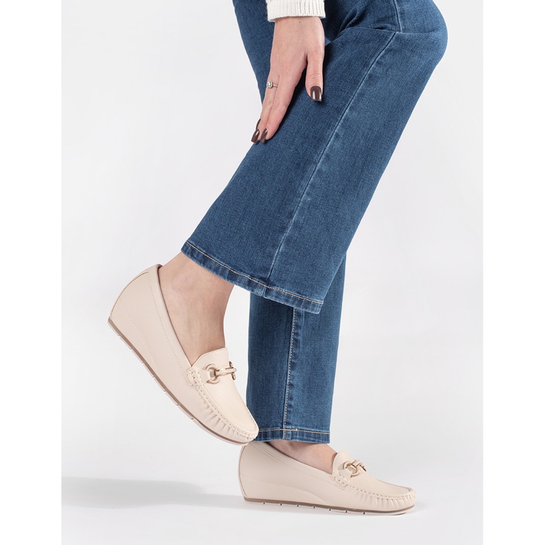 Goodin Beige -leipomot matalassa kiilassa koristeella 2