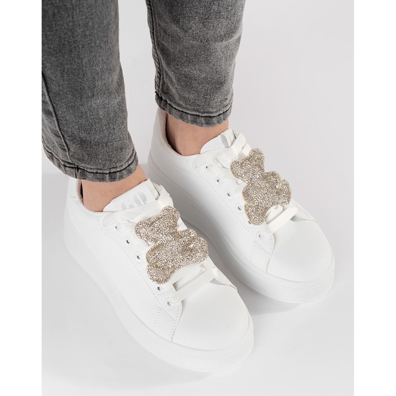 Valkoiset lenkkarit nallekarhu -alustalla valkoinen 1