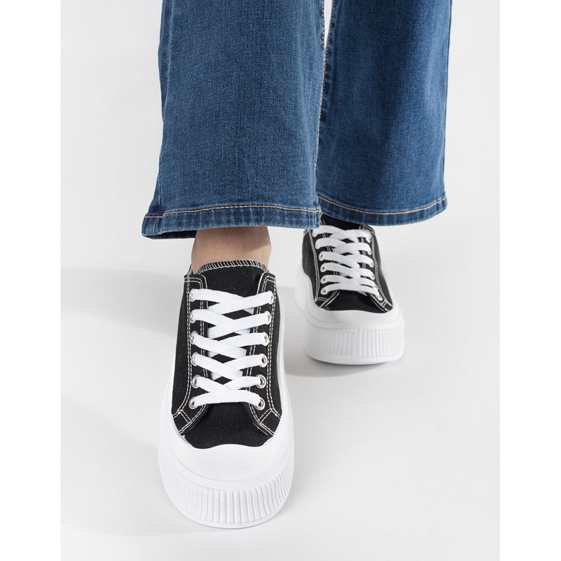 Mustavalkoiset lenkkarit paksulla pohjalla 2