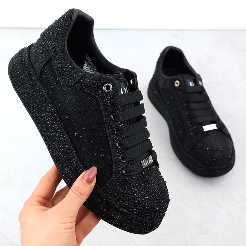 Naisten kengät, joissa zirkonit ovat laiturilla musta goe nn2n4021 1