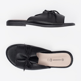 Goodin Mustat läpän keulalla 1