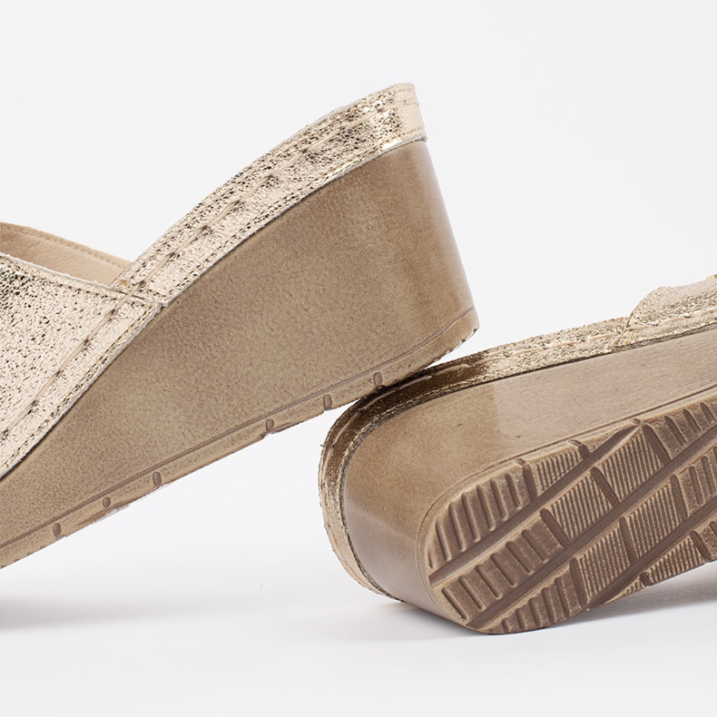 Goodin Kultaisten naisten flip -Flops kiilassa kultainen 1