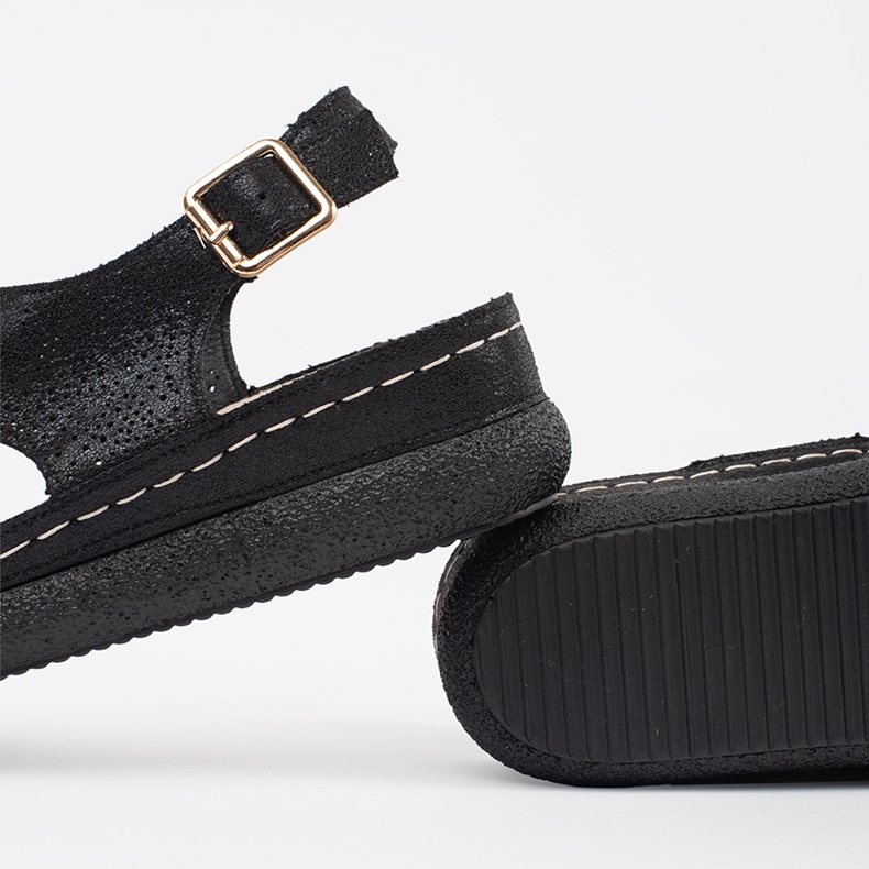 Goodin Mustat sandaalit kevyellä alustalla 1