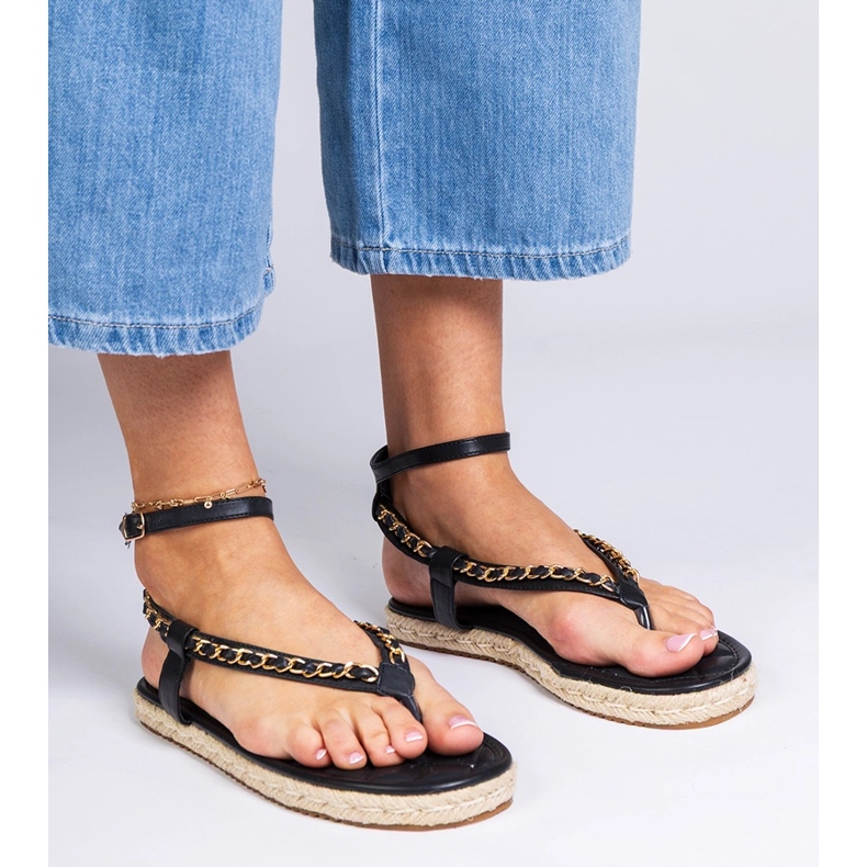 Ketjulla koristeltu mustia sandaalit musta 2