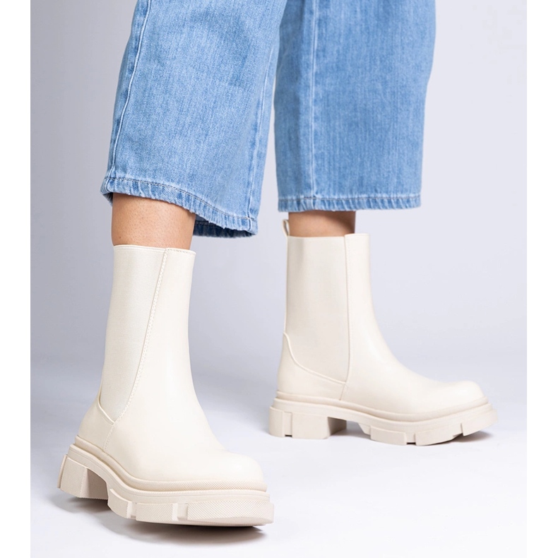 Beiget nilkkurit, joissa joustava päällinen 1