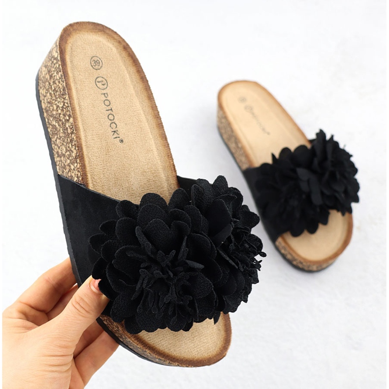 Naisten flip -Flops in Wedge Flowers Black Potocki GN17300 musta 1