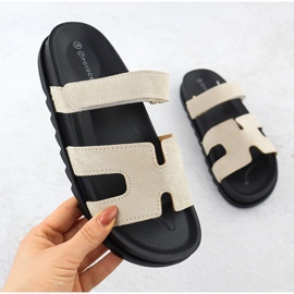 Naisten tossut beige potocki gn17303 1