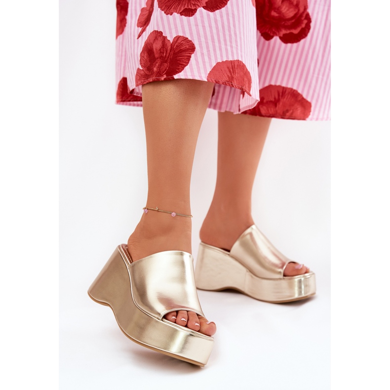 Eco Leather Naisten tossut lavalla ja kultakiilat kultainen 2