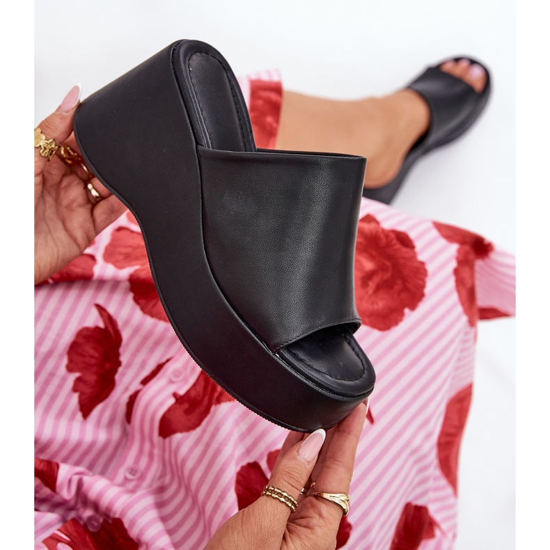 Eco Leather Naisten tossut lavalla ja mustat kiilat 1