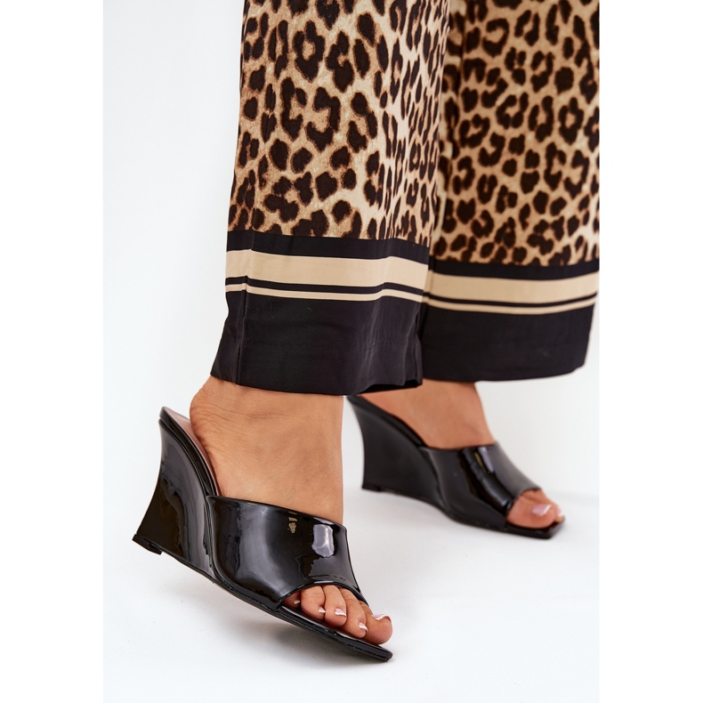 Maalatut naisten häät kiilaihin musta 2