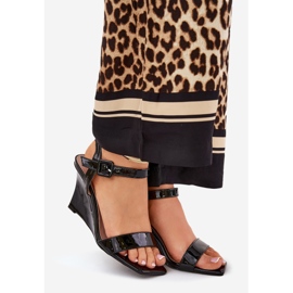 Maalattu naisten sandaalit kiilaihin musta 1