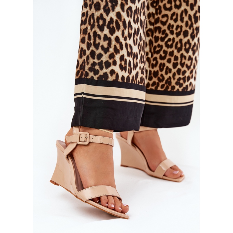 Maalattu naisten sandaalit alaston kiiloille beige 2