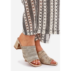 Naisten flip flops kultaisten korkojen kanssa kultainen 1