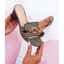 Naisten korot mustalla koristeella 2