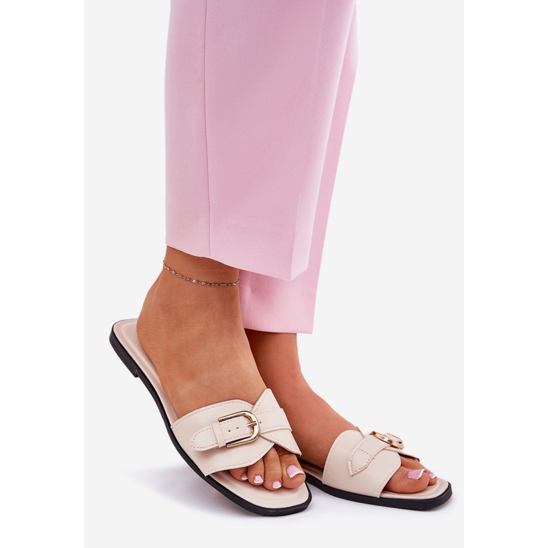 Litteät naisten flopsit kultaisella beige -kiinnittimellä 1