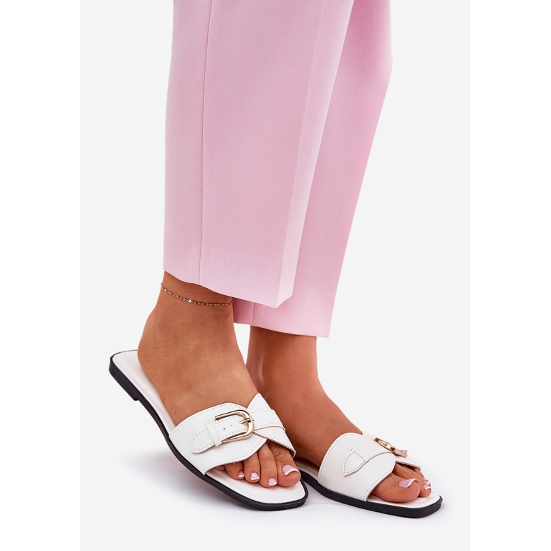 Litteät naisten flip flops, jossa on kultainen solki valkoinen 1