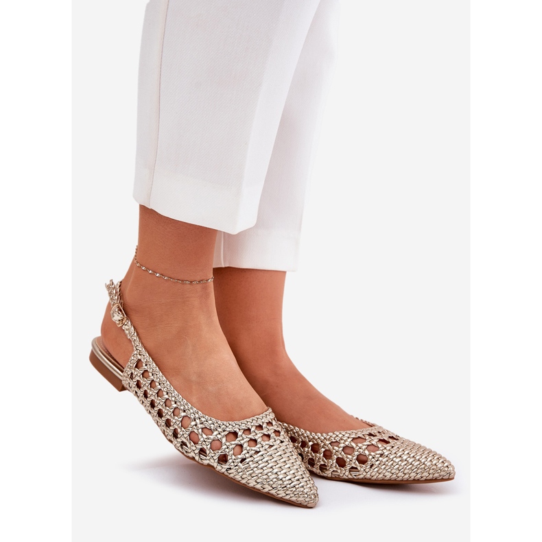 Sandaalit, joissa on punottu ja terävät varpaat kultaa kultainen 1