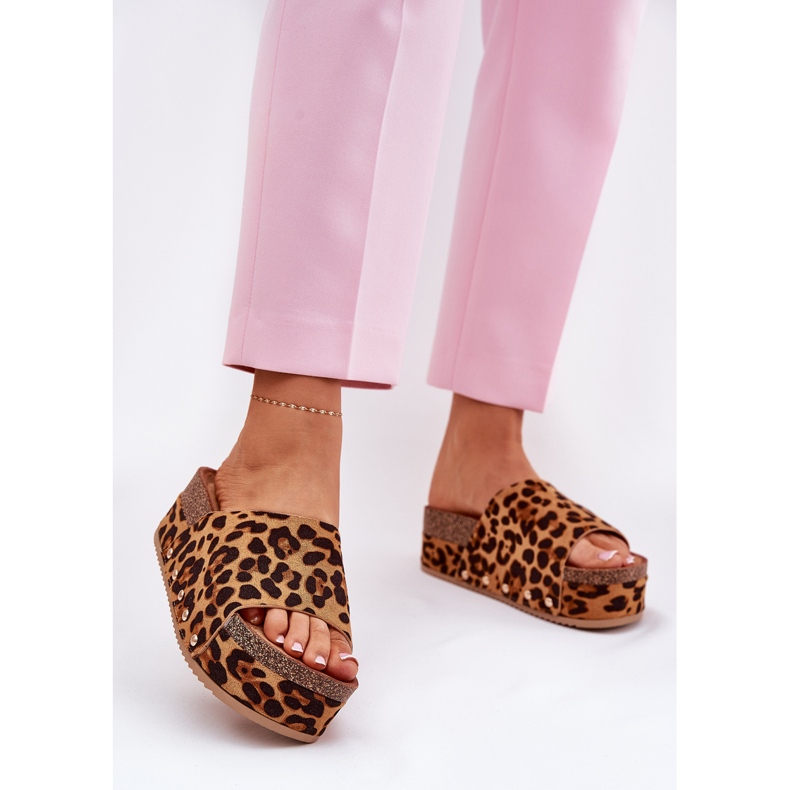 Naisten flip flops massiivisella alustalla Eco Suede Leopard Print Brown ruskea 2