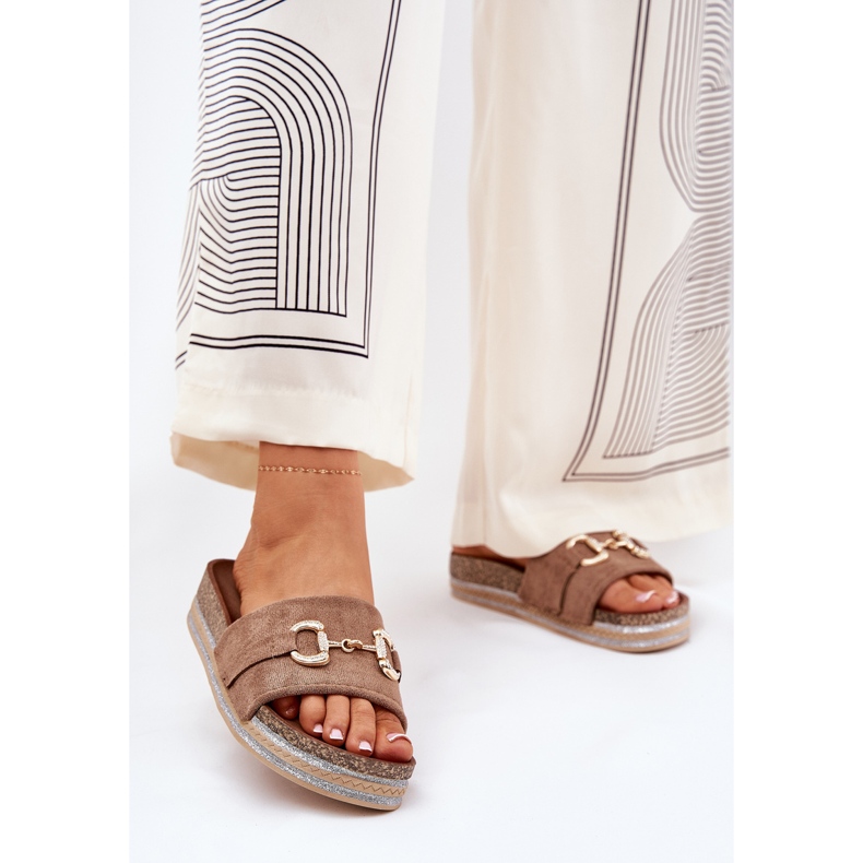 Naisten flip flops lavalla kultaisella koristeella ja khaki glitterillä beige 2