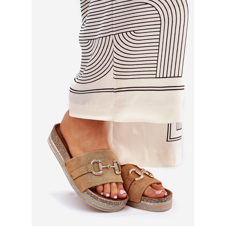 Naisten flip flops lavalla kultaisella koristeella ja kamelin kimalteella ruskea 1