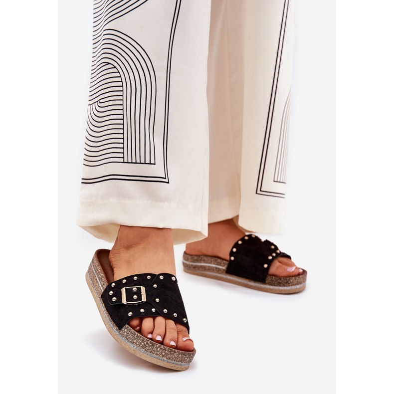 Naisten tossut laiturilla solki ja mustat nastat 1