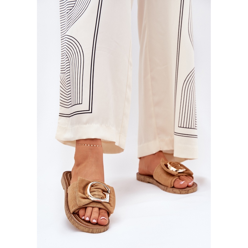 Litteät naisten flopsit koristeellisella kamelin yksityiskohdilla ruskea 2