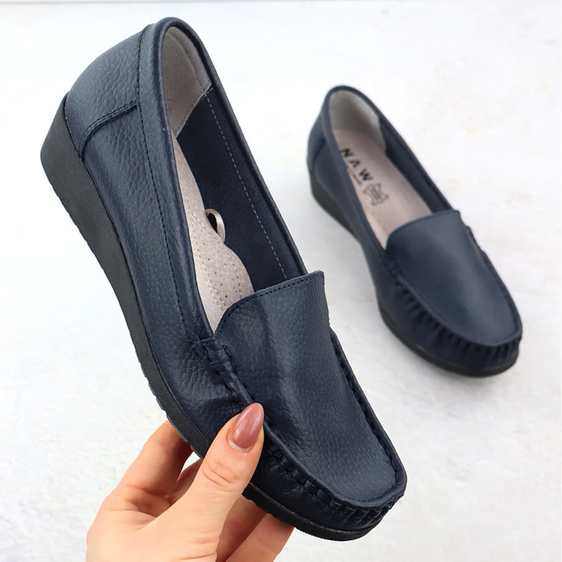 Naisten nahkaiset leipät laiturilla laivastonsininen sabatina jhy03 1