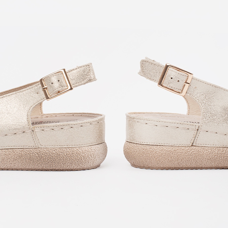 Goodin Kultaiset sandaalit, joissa nahkainen sisäpohja kultainen 1