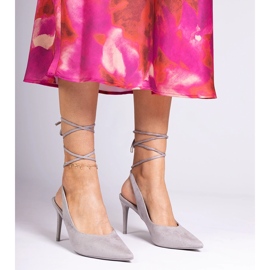 Harmaat korkokengät Hakolin kantapäällä 1